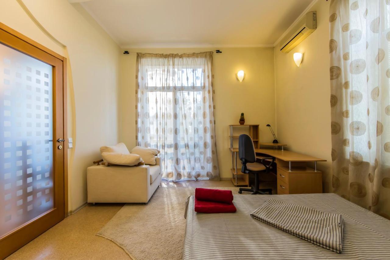 3-Room Apartments On Khreshchatyk. Building With Star Киев Экстерьер фото