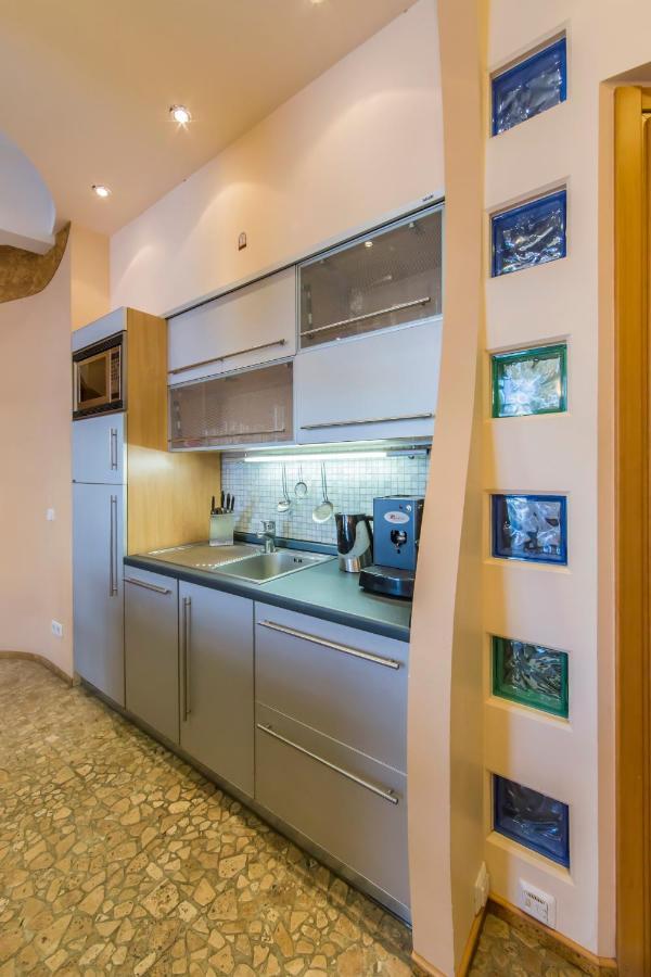 3-Room Apartments On Khreshchatyk. Building With Star Киев Экстерьер фото