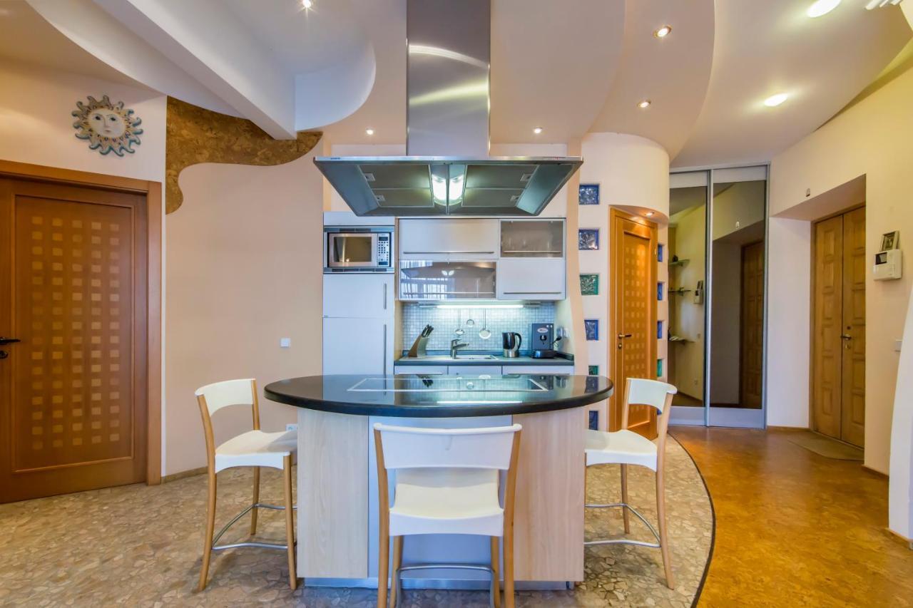 3-Room Apartments On Khreshchatyk. Building With Star Киев Экстерьер фото